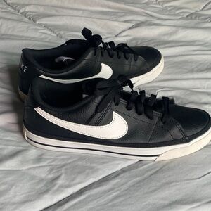 Nike Black and White Men's Casual Sneakers